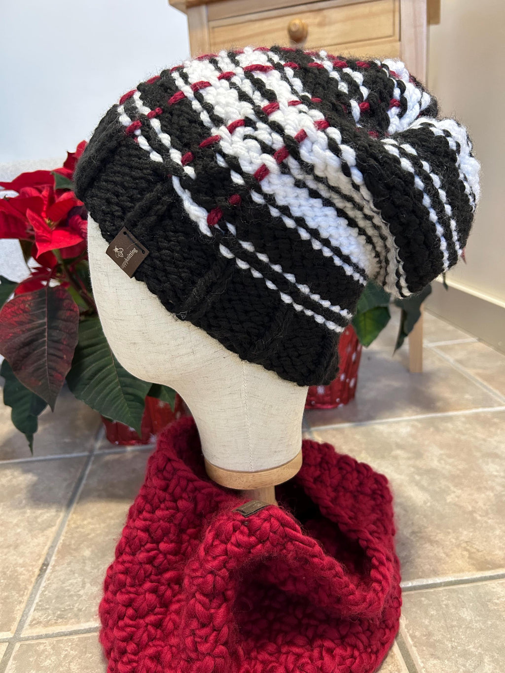 Black and white Knit Toque, Adult Hand Knit beanie, acrylic toque for hiking, unisex, slouchy, knitted hat